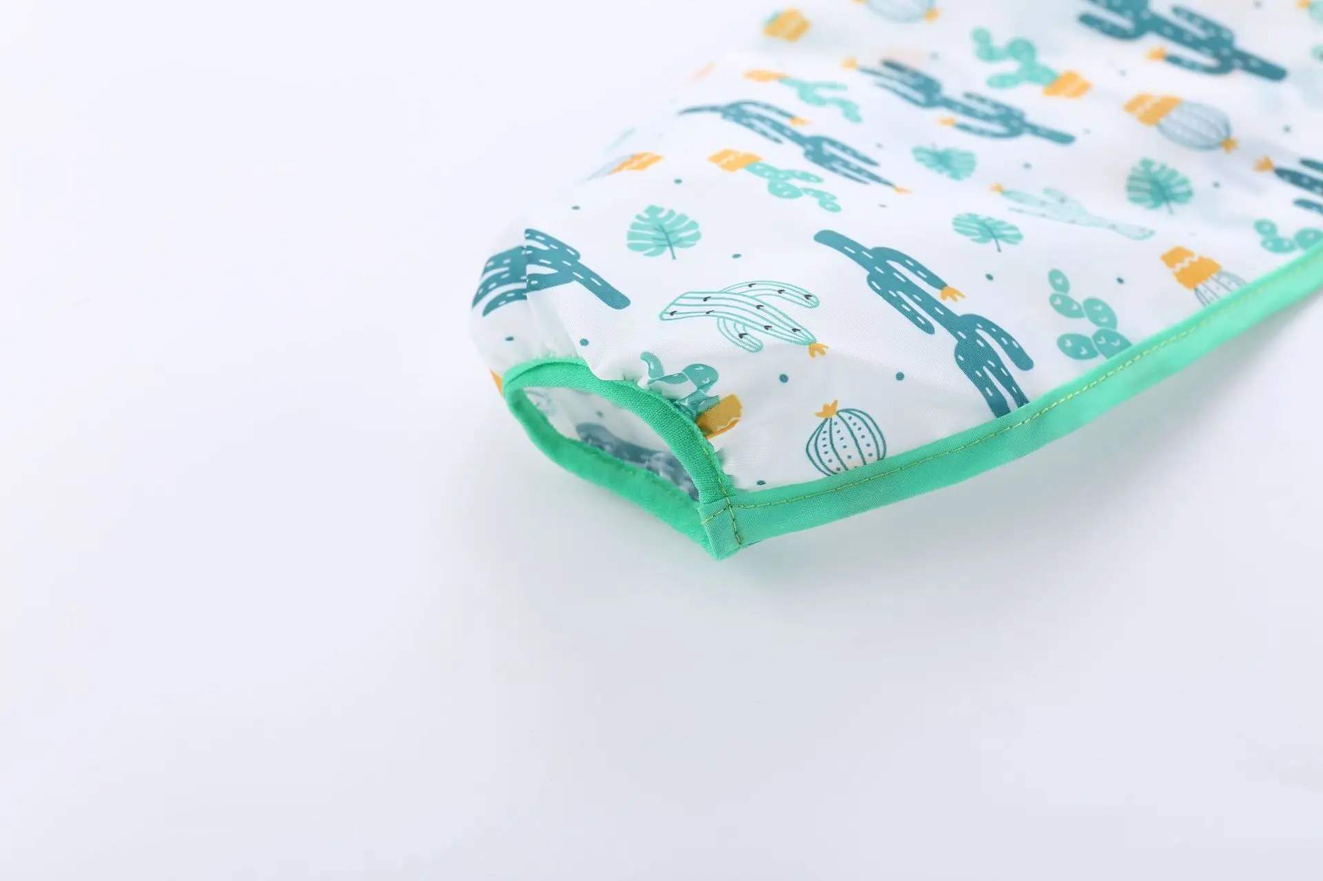 2025New Cute Baby Bibs Children Baby Stuff Toddler Waterproof Long Sleeve Art Smock Feeding Bib Apron for Kids 0-6 Years