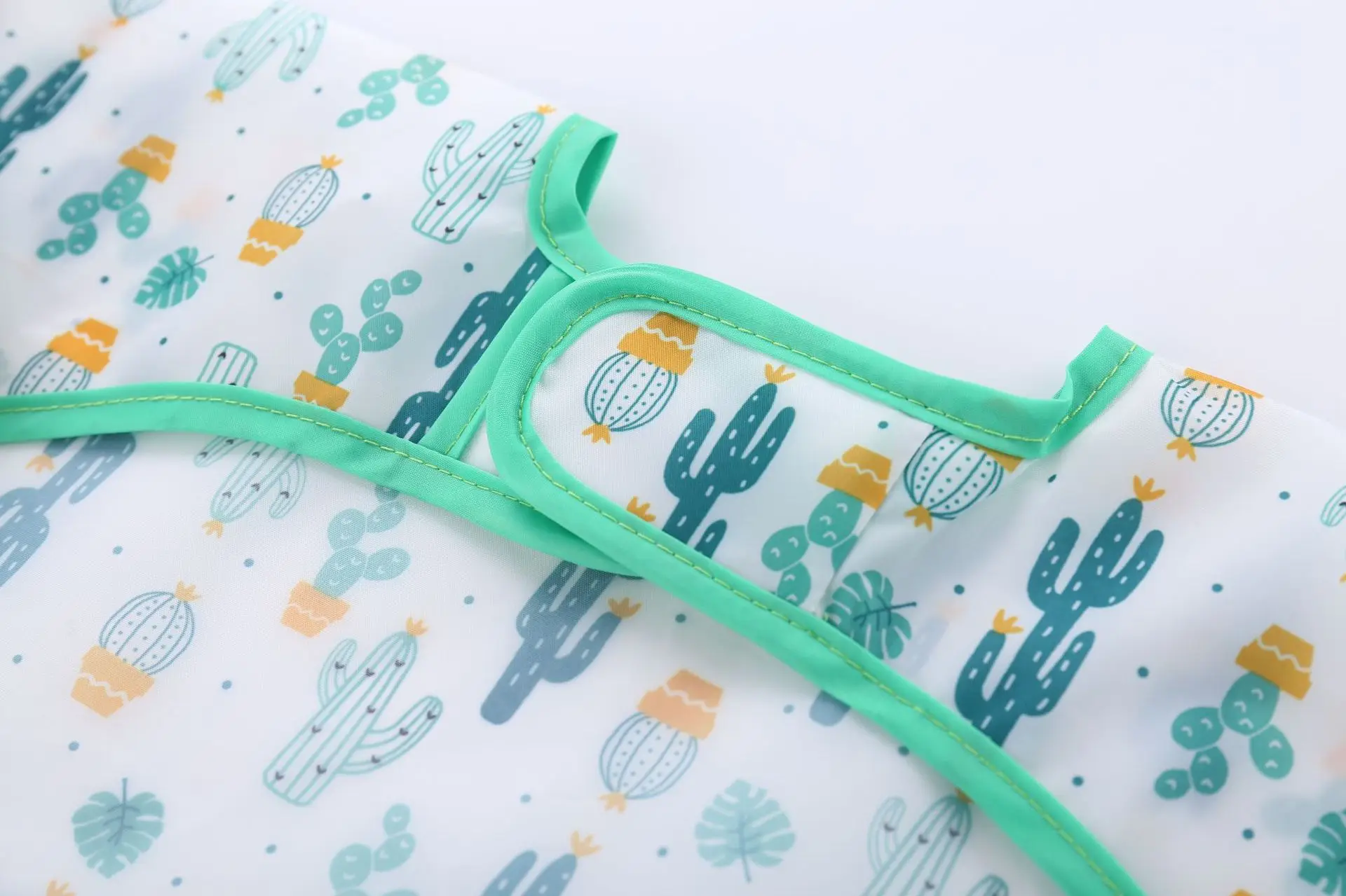 2025New Cute Baby Bibs Children Baby Stuff Toddler Waterproof Long Sleeve Art Smock Feeding Bib Apron for Kids 0-6 Years
