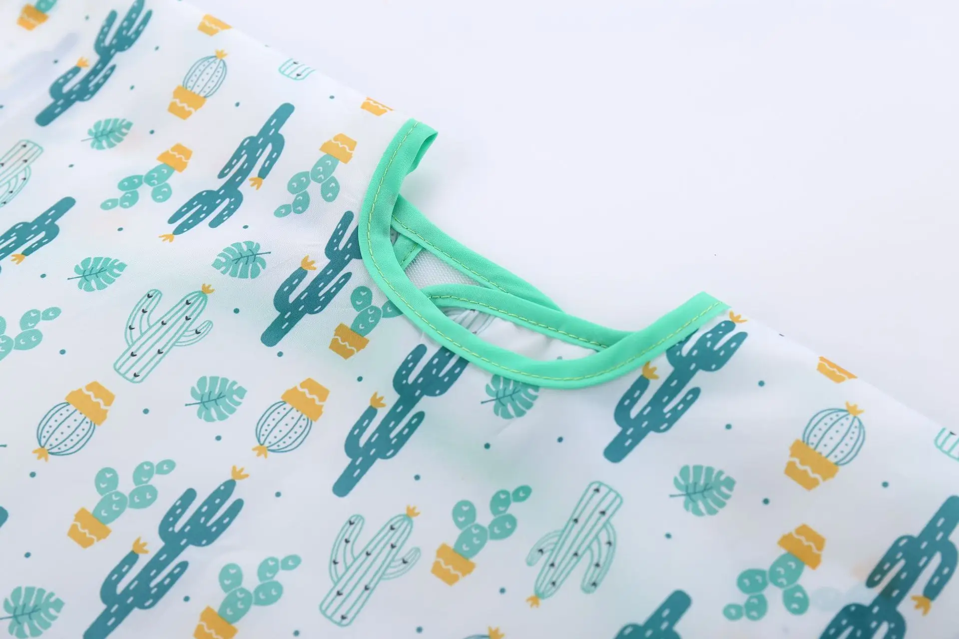 2025New Cute Baby Bibs Children Baby Stuff Toddler Waterproof Long Sleeve Art Smock Feeding Bib Apron for Kids 0-6 Years