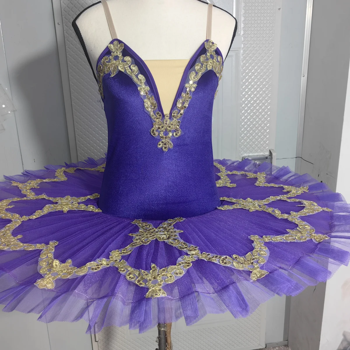 Red Black White Ballet Tutu Skirt Velvet Top Professional Belly Dance Costumes White Swan Lake Costumes Performance Clothing