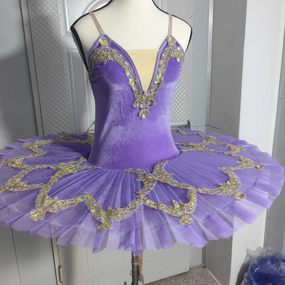 Red Black White Ballet Tutu Skirt Velvet Top Professional Belly Dance Costumes White Swan Lake Costumes Performance Clothing
