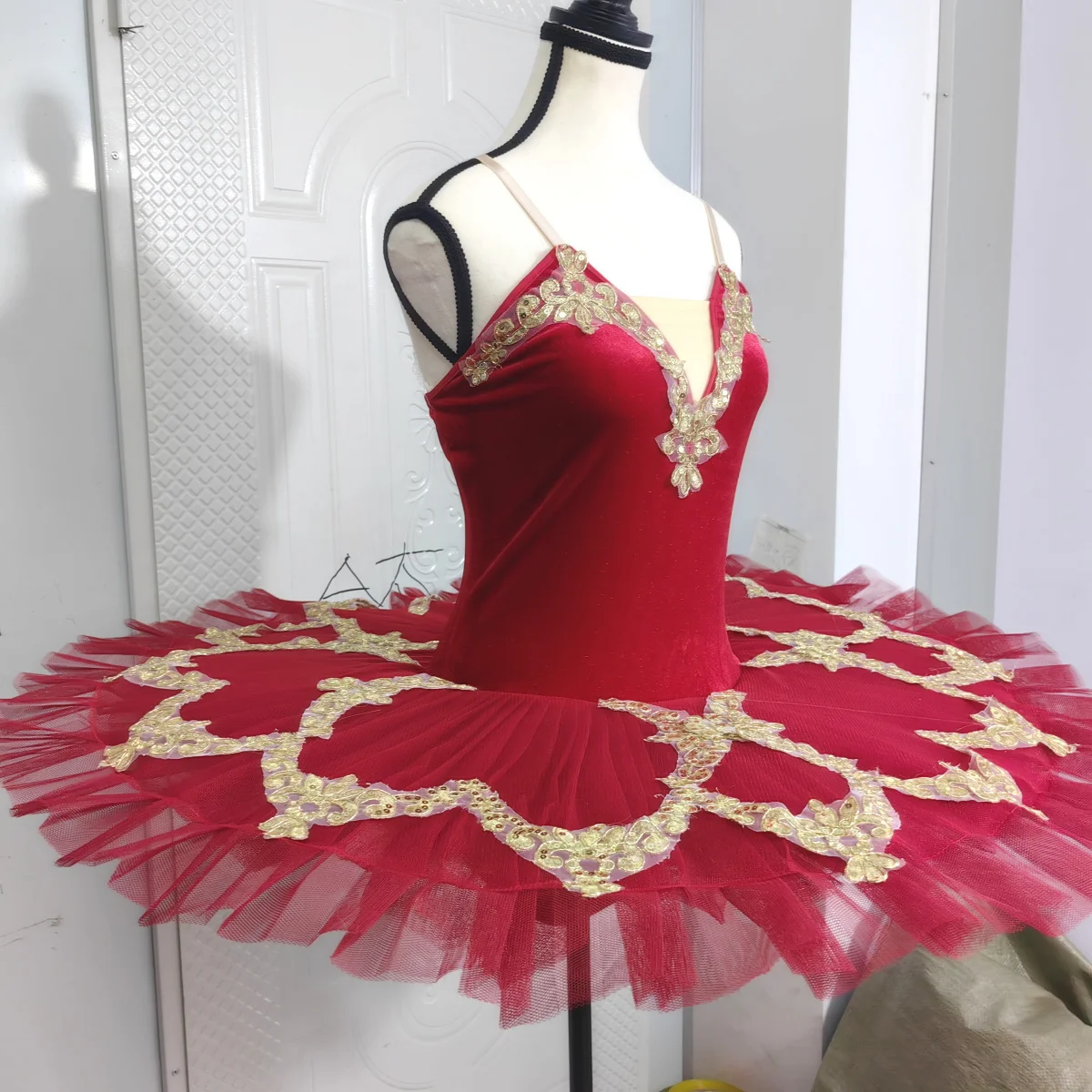 Red Black White Ballet Tutu Skirt Velvet Top Professional Belly Dance Costumes White Swan Lake Costumes Performance Clothing