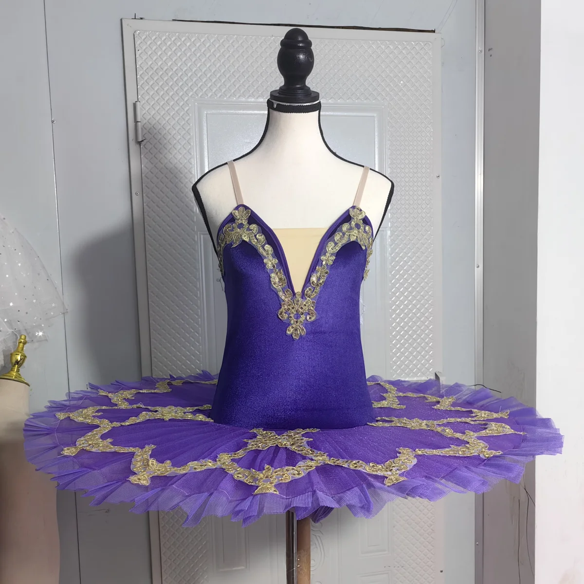 Red Black White Ballet Tutu Skirt Velvet Top Professional Belly Dance Costumes White Swan Lake Costumes Performance Clothing