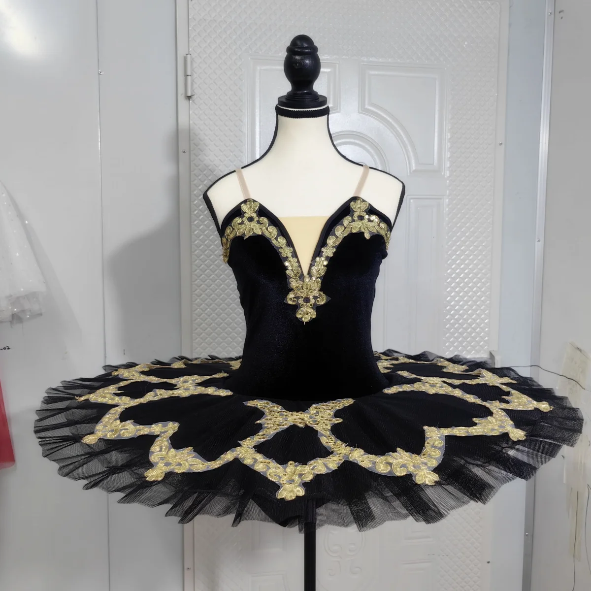 Red Black White Ballet Tutu Skirt Velvet Top Professional Belly Dance Costumes White Swan Lake Costumes Performance Clothing