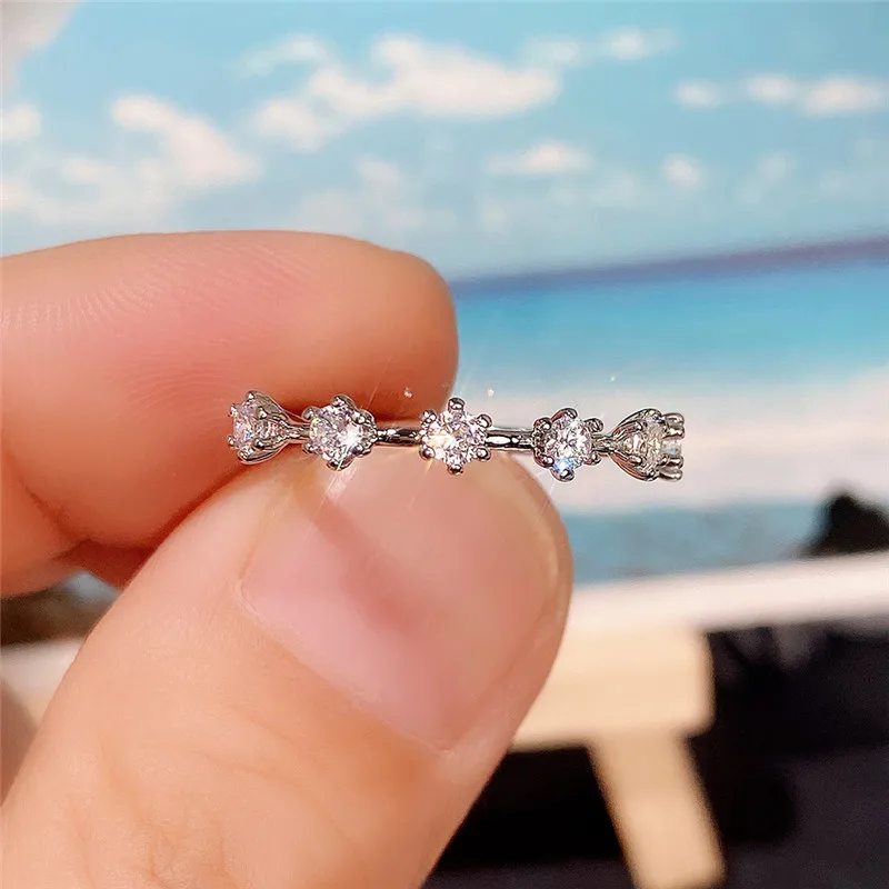 Huitan Fashion Contracted Design Women's Ring with Brilliant White Cubic Zirconia Wedding Party Daily Wearable Statement Jewelry