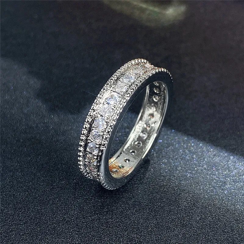 Huitan Fashion Contracted Design Women's Ring with Brilliant White Cubic Zirconia Wedding Party Daily Wearable Statement Jewelry