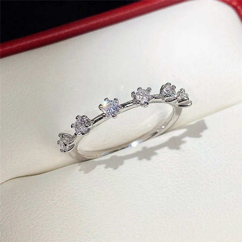 Huitan Fashion Contracted Design Women's Ring with Brilliant White Cubic Zirconia Wedding Party Daily Wearable Statement Jewelry