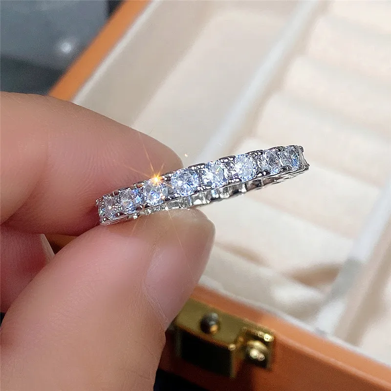 Huitan Fashion Contracted Design Women's Ring with Brilliant White Cubic Zirconia Wedding Party Daily Wearable Statement Jewelry