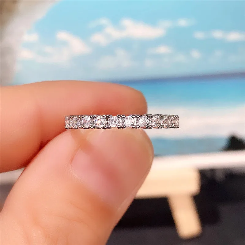 Huitan Fashion Contracted Design Women's Ring with Brilliant White Cubic Zirconia Wedding Party Daily Wearable Statement Jewelry