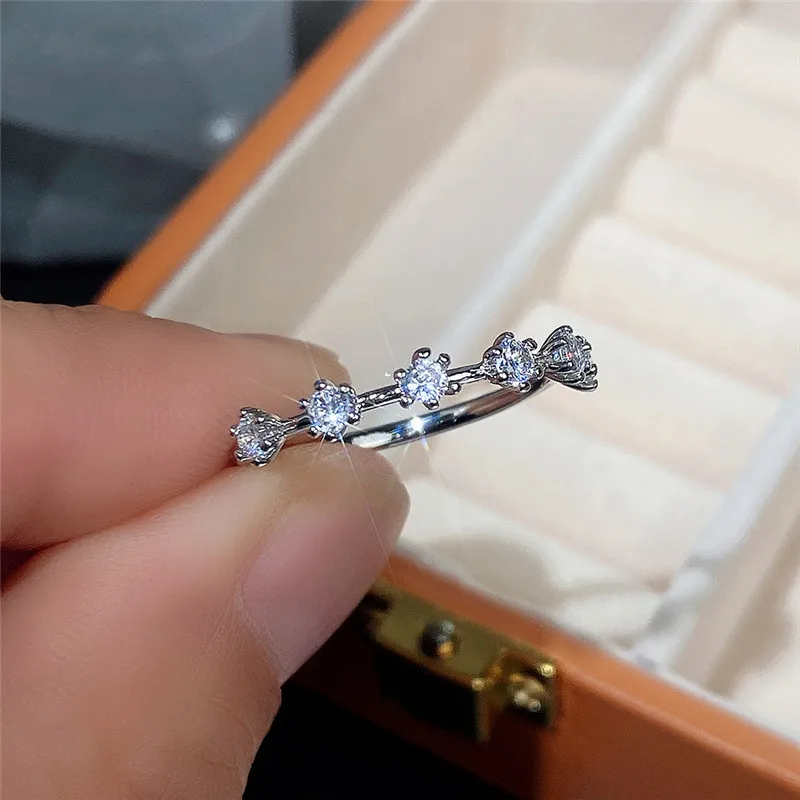 Huitan Fashion Contracted Design Women's Ring with Brilliant White Cubic Zirconia Wedding Party Daily Wearable Statement Jewelry