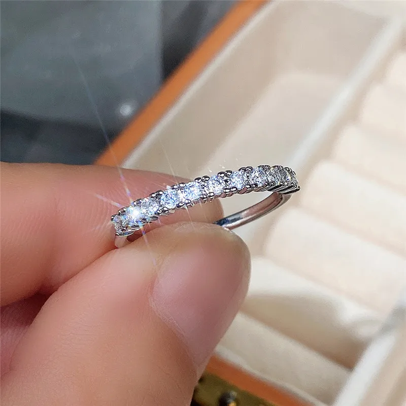 Huitan Fashion Contracted Design Women's Ring with Brilliant White Cubic Zirconia Wedding Party Daily Wearable Statement Jewelry