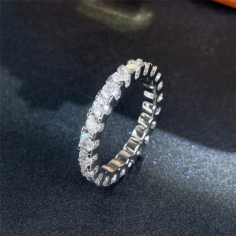 Huitan Fashion Contracted Design Women's Ring with Brilliant White Cubic Zirconia Wedding Party Daily Wearable Statement Jewelry