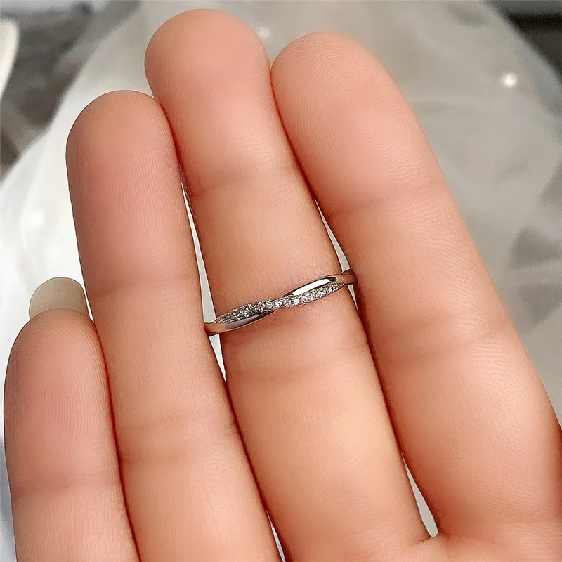 Huitan Fashion Contracted Design Women's Ring with Brilliant White Cubic Zirconia Wedding Party Daily Wearable Statement Jewelry