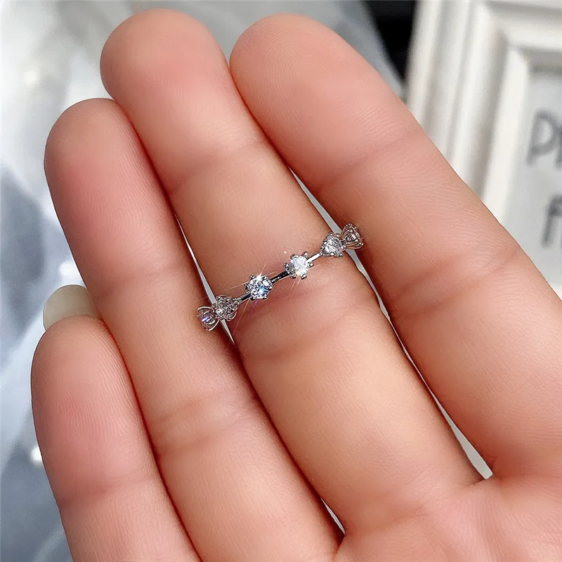 Huitan Fashion Contracted Design Women's Ring with Brilliant White Cubic Zirconia Wedding Party Daily Wearable Statement Jewelry