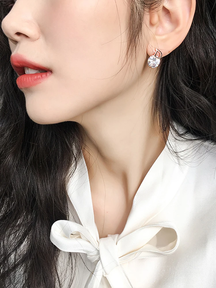Letter D Earrings Women Shiny Zircon Stud Earrings Light Luxury European and American Earrings Party Wedding Jewelry Gifts K0