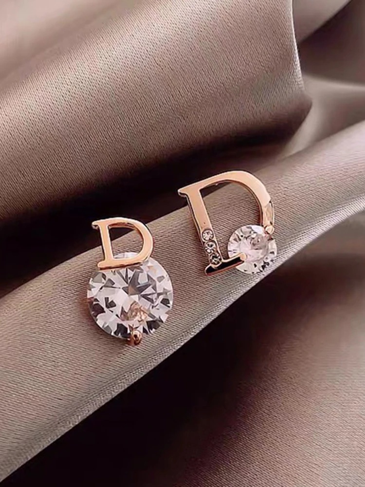 Letter D Earrings Women Shiny Zircon Stud Earrings Light Luxury European and American Earrings Party Wedding Jewelry Gifts K0