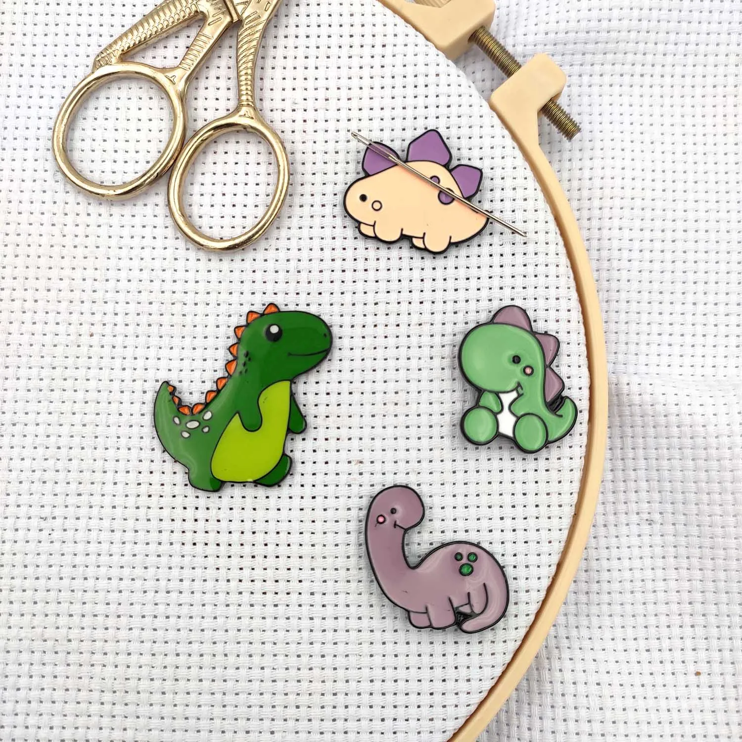Cute Dinosaur Magnetic Needle Minders Sewing Magnet Needles Holder Cross Stitch Embroidery Needle Keeper Help Manage Needle Work