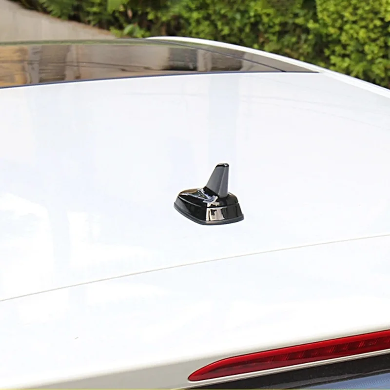 Car Shark Fin Antenna Car Radio FM/AM Aerials For Volkswagen VW Golf 6 Tiguan Magotan Sagitar Passat AUDI A4L A6L Q5 A3 A3 A5 A8