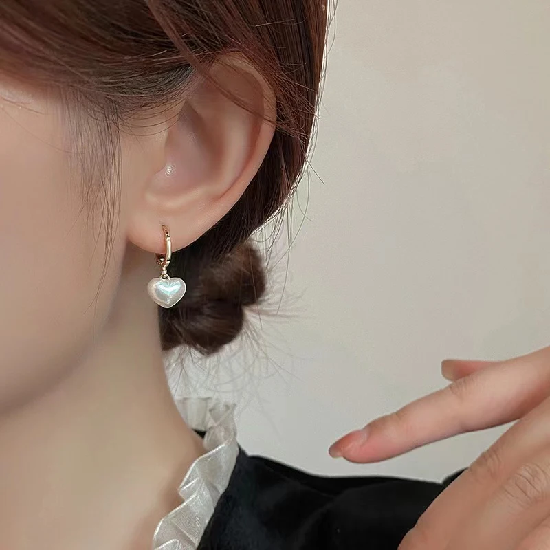 Classic Design Pearl Heart Pendant Earrings 2025 Fashion Jewelry Party Girl's Sweet Temperament Accessories For Womens Earrings