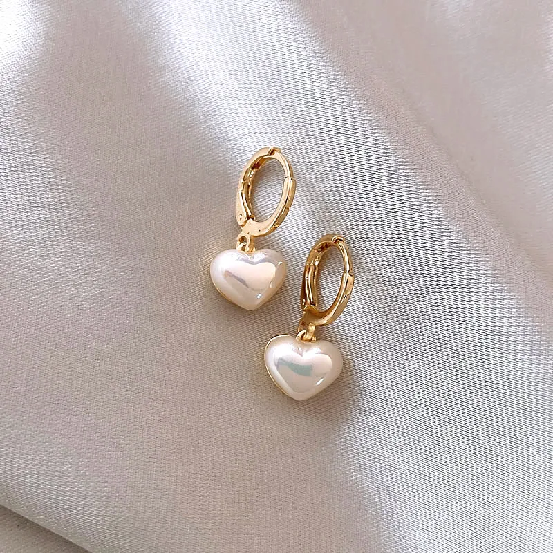 Classic Design Pearl Heart Pendant Earrings 2025 Fashion Jewelry Party Girl's Sweet Temperament Accessories For Womens Earrings