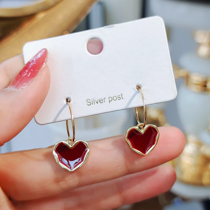 Sweet Burgundy Enamel Heart Earrings for Women Gold Color Metal Love Peach Hanging Dangle Ear Vintage Jewelry Girl Brincos