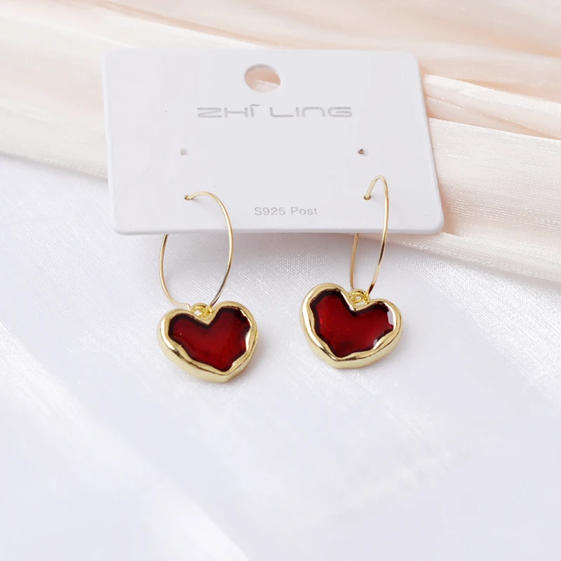 Sweet Burgundy Enamel Heart Earrings for Women Gold Color Metal Love Peach Hanging Dangle Ear Vintage Jewelry Girl Brincos