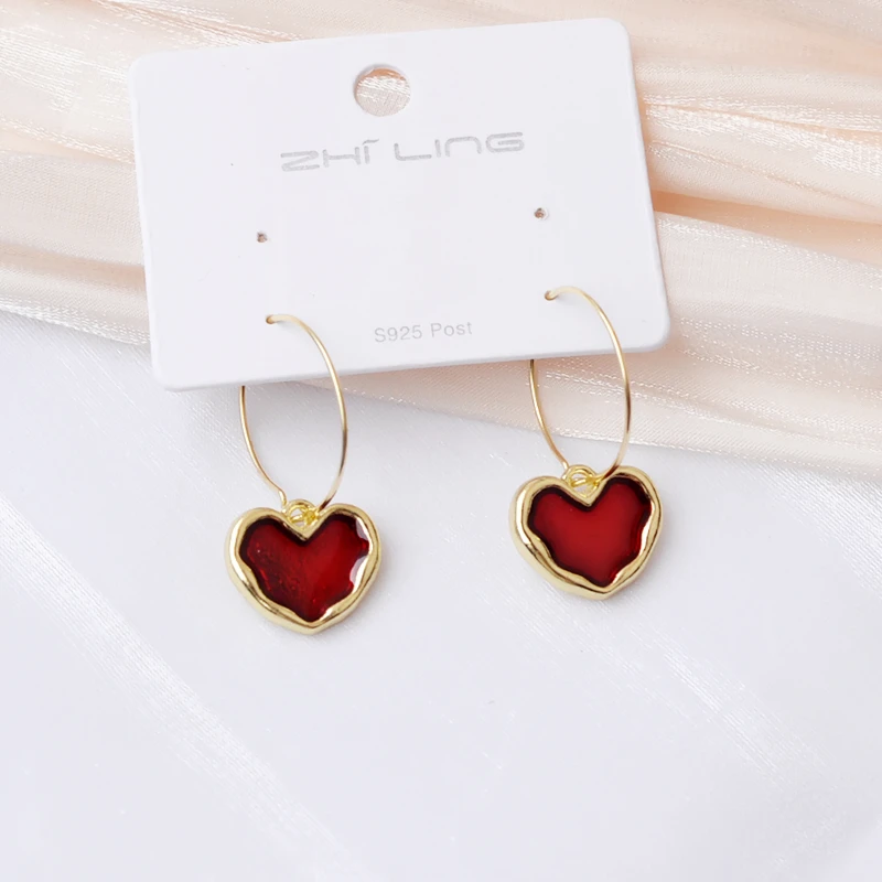 Sweet Burgundy Enamel Heart Earrings for Women Gold Color Metal Love Peach Hanging Dangle Ear Vintage Jewelry Girl Brincos