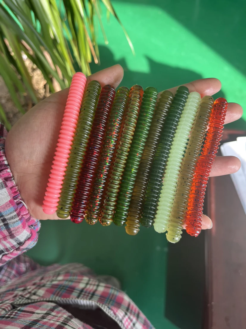 Fishing Lure Lugworm PVC Screw Thread Shape Grub 10cm Soft Bait PVC Worm Artificial Lures Lot 4 Pieces Sale