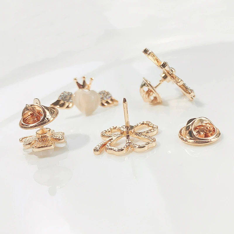 Exquisite Rhinestones Opal Four Leaf Clover Brooch Fashion Jewelry Accessories Trendy Fish Cat Wings Bow Lapel Pin Friends Gifts