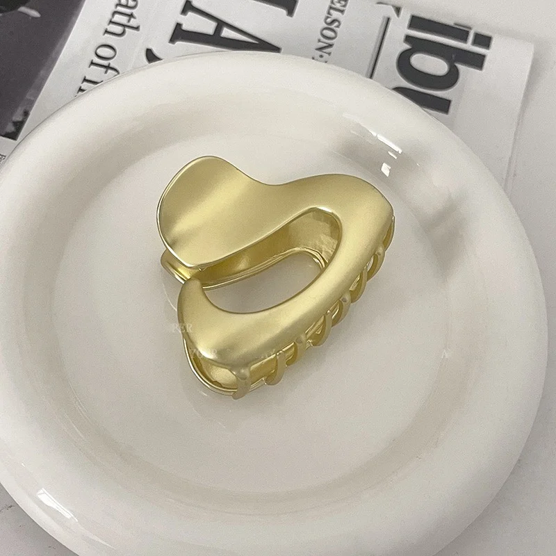 New Women Elegant Simplicity Hollow Geometric Metal Hair Claw Vintage Hair Clips Ponytail Claw Clip Fashion Hair Accessories