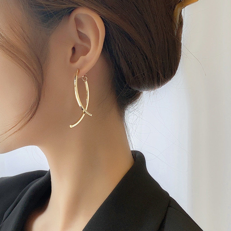 Temperament Retro Black Pearl Ball Drop Earrings for Women Luxury Design Elegant Crystal Dangle Earring Goth Jewelry Pendientes