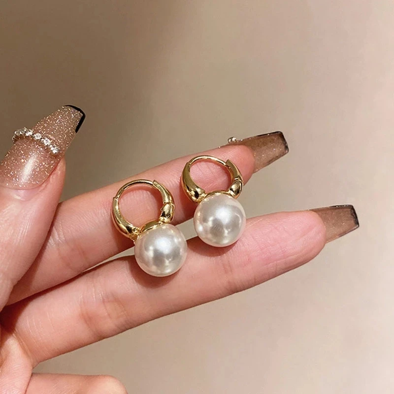 Temperament Retro Black Pearl Ball Drop Earrings for Women Luxury Design Elegant Crystal Dangle Earring Goth Jewelry Pendientes