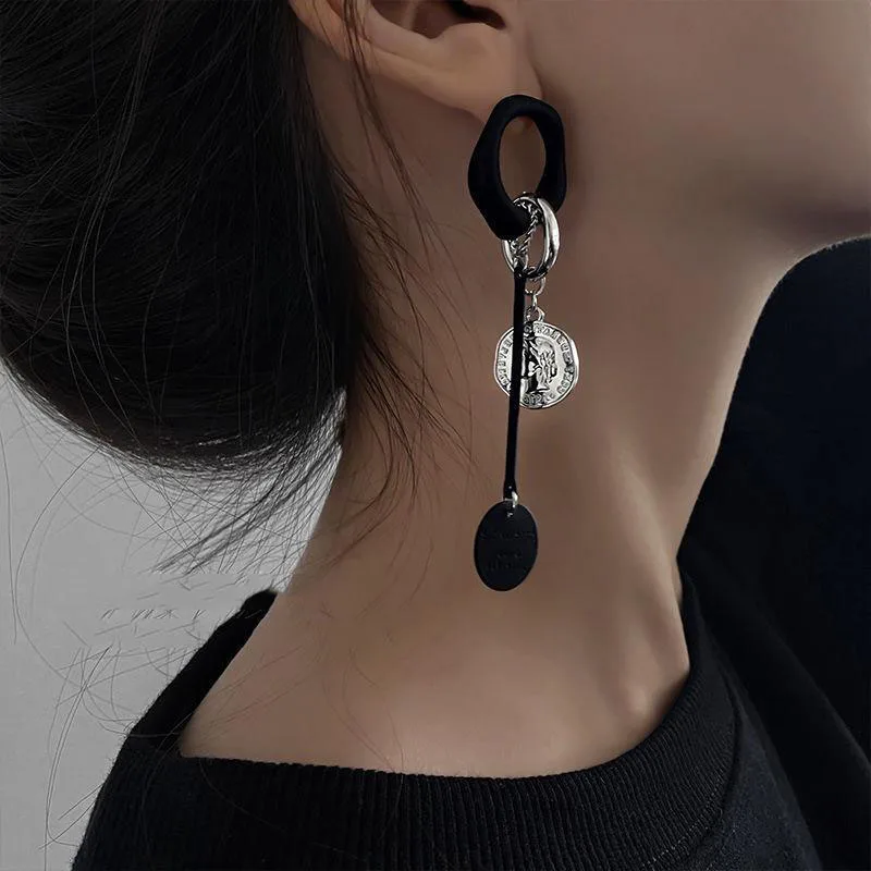 Temperament Retro Black Pearl Ball Drop Earrings for Women Luxury Design Elegant Crystal Dangle Earring Goth Jewelry Pendientes