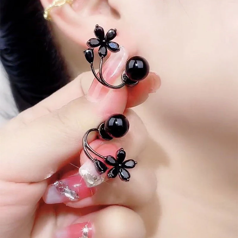 Temperament Retro Black Pearl Ball Drop Earrings for Women Luxury Design Elegant Crystal Dangle Earring Goth Jewelry Pendientes