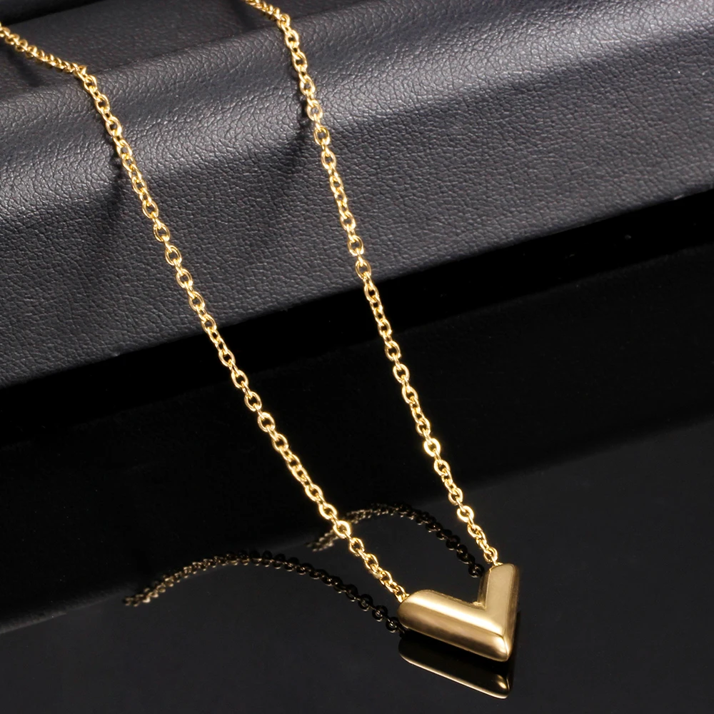 Fashion Brand V Letter Pendant Necklace For Woman Stainless Steel Women Necklace Luxury Jewelry Female Costume Accessories