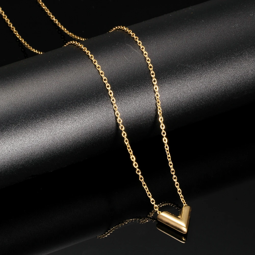 Fashion Brand V Letter Pendant Necklace For Woman Stainless Steel Women Necklace Luxury Jewelry Female Costume Accessories
