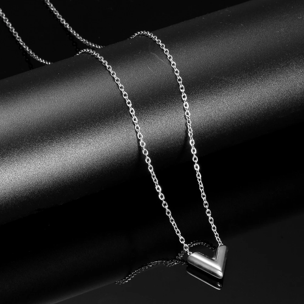 Fashion Brand V Letter Pendant Necklace For Woman Stainless Steel Women Necklace Luxury Jewelry Female Costume Accessories