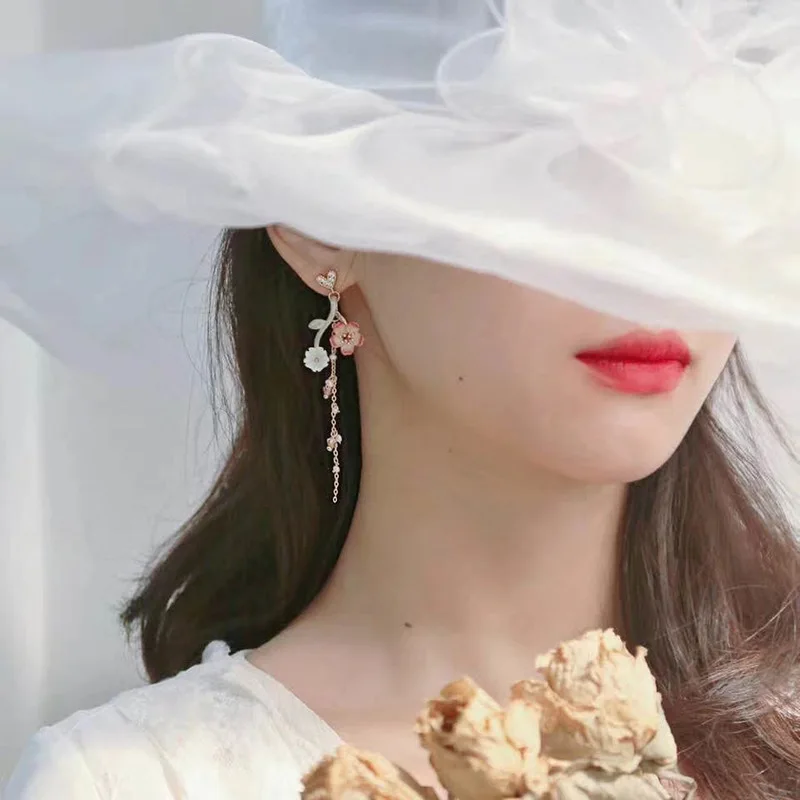 New Korean Flower Asymmetrical Dangle Earrings for Women Long Tassel Butterfly Imitation Pearl Cat Drop Earring Party Jewelry
