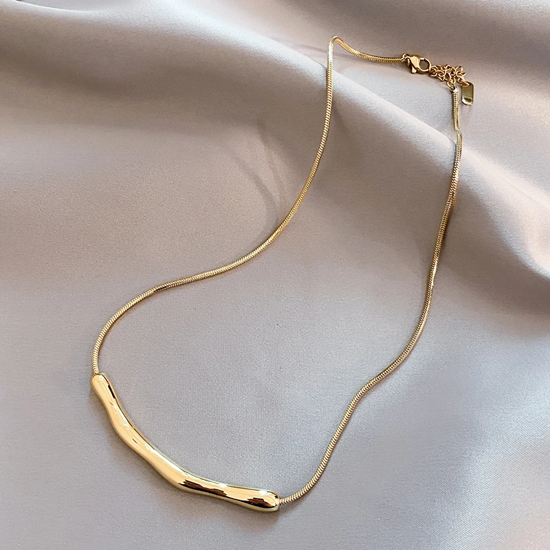 European and American Fashion Simple Stainless Steel Gold Color Collarbone Chain For Women’s Fashion Short Necklaces Jewelry