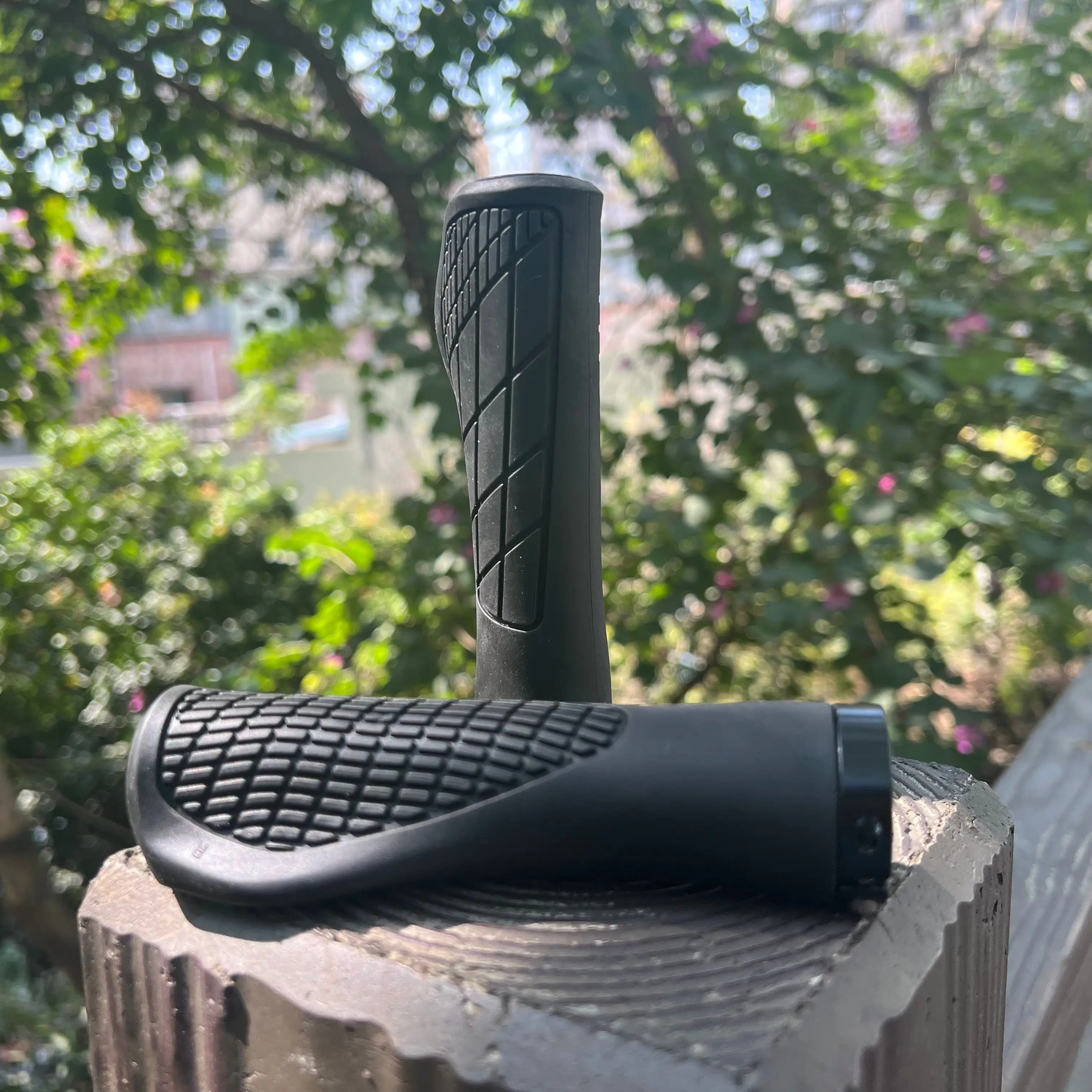 ODI MTB Bicycle Grips Shockproof Bike Handlebar Cover Anti-Slip Lockable Grips Ergonomic Cycling Rubber Ball Handle Grips