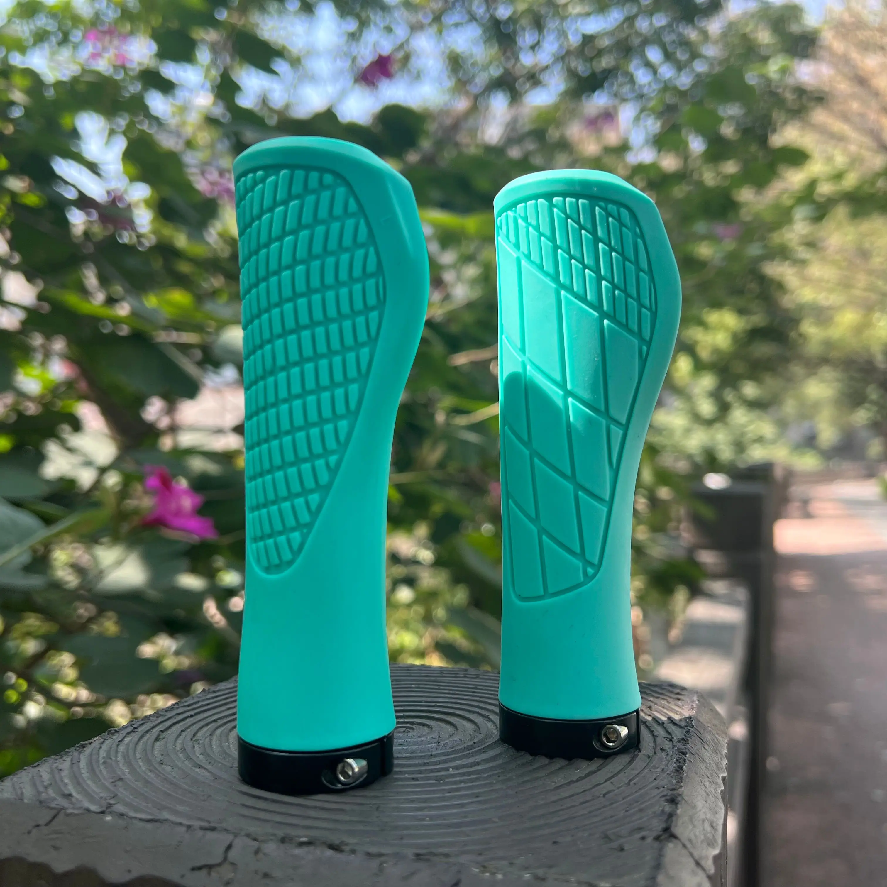 ODI MTB Bicycle Grips Shockproof Bike Handlebar Cover Anti-Slip Lockable Grips Ergonomic Cycling Rubber Ball Handle Grips