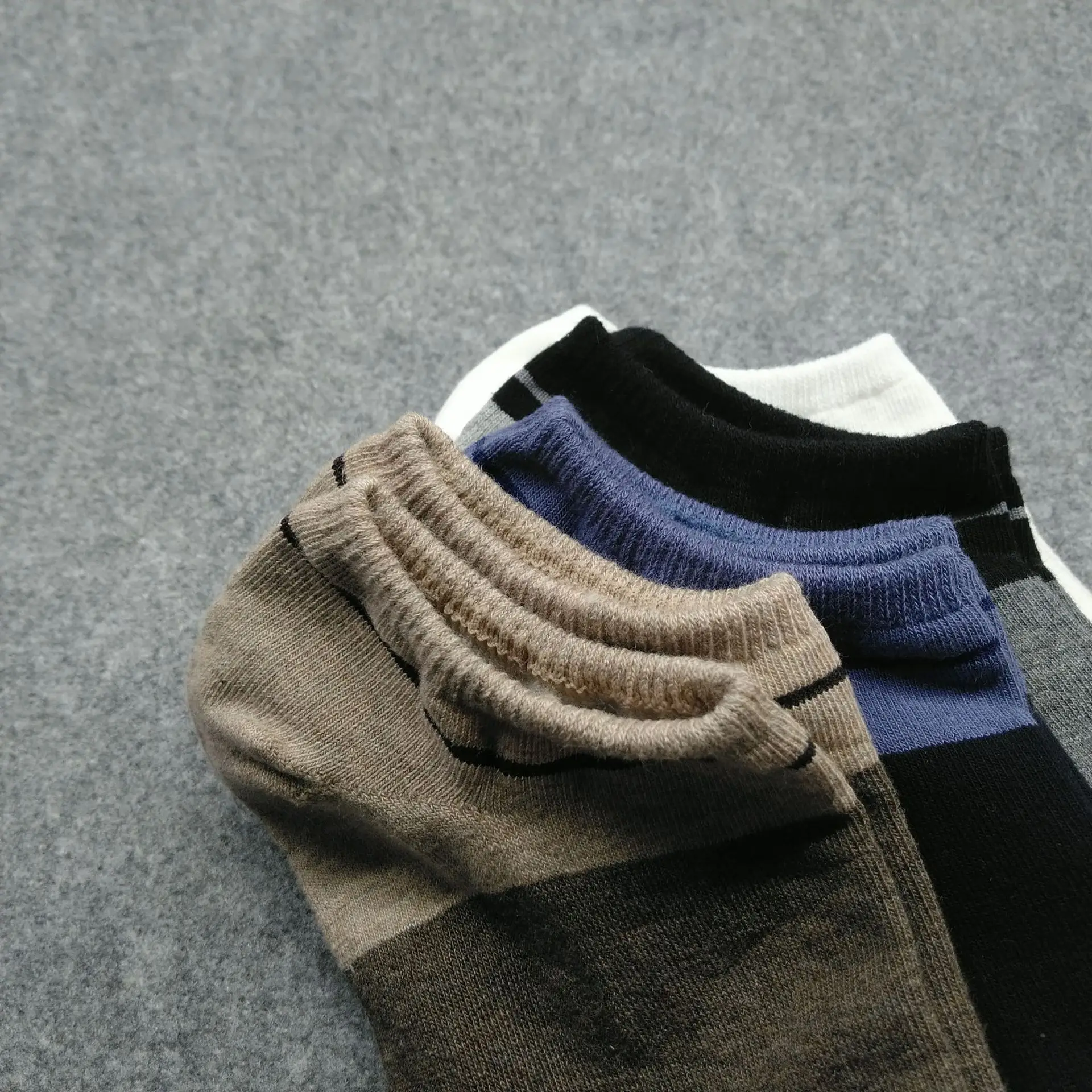 Good Quality Cartoon Gentleman Bear Men's Socks Cotton Harajuku Style Sport Boys Skateboard Novelty Breathable Christmas Gifts