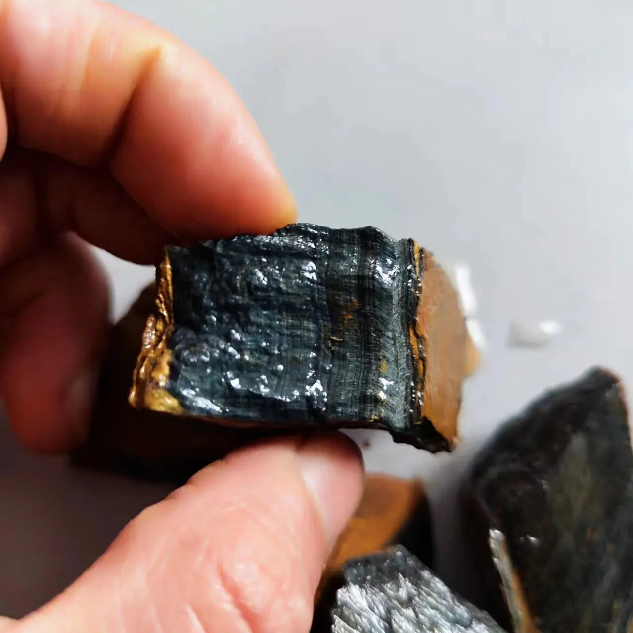 Natural Blue Tiger‘s Eye Stone Unleash the Healing Power within Reiki Healing Home Decoration Stone Mineral Specimens Crystal