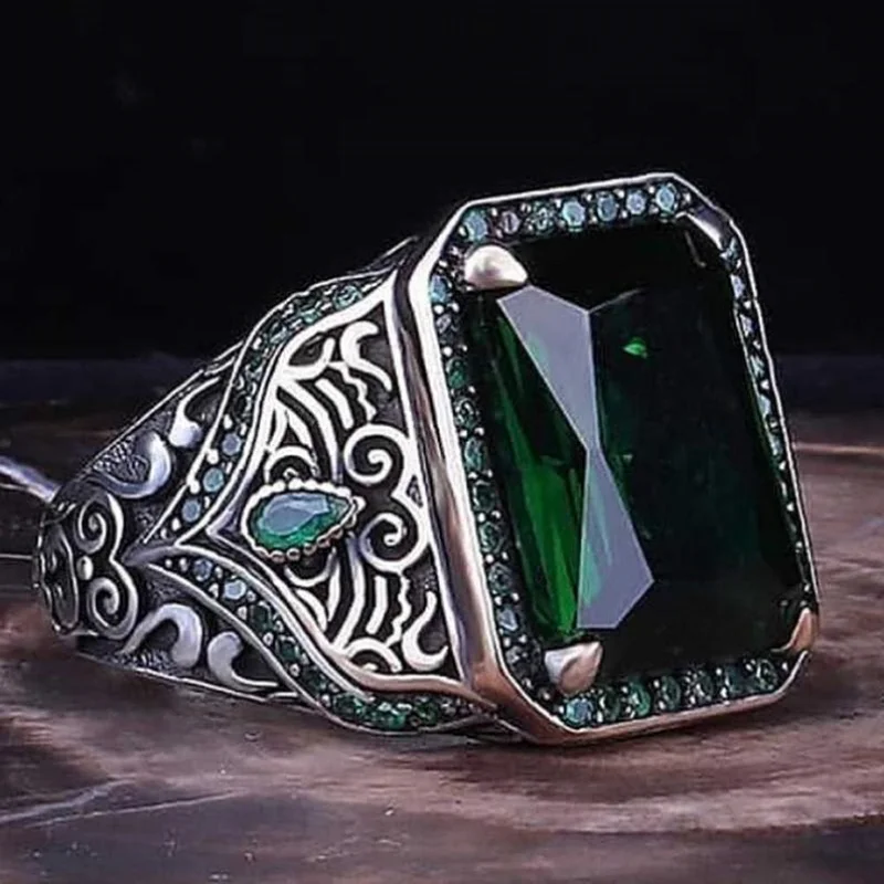 Retro Handmade Carving Punk Rings for Men Trendy Silver Color Metal Square Inlaid Green Zircon Rings Jewelry