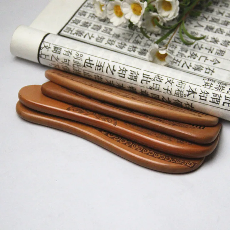Natural Carved Peach Wood Comb Thickened Wood Comb Curly Massage Hair Comb Anti-static Sandalwood Hairdressing Hair Styling Tool