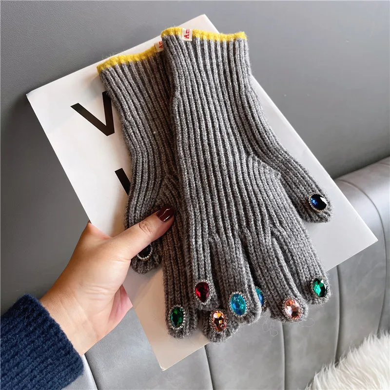 Women Winter Warm Knitted Full Finger Gloves Solid Wool Luxury Rhinestone Girl Fashion Touch Screen Mittens Female Drving
