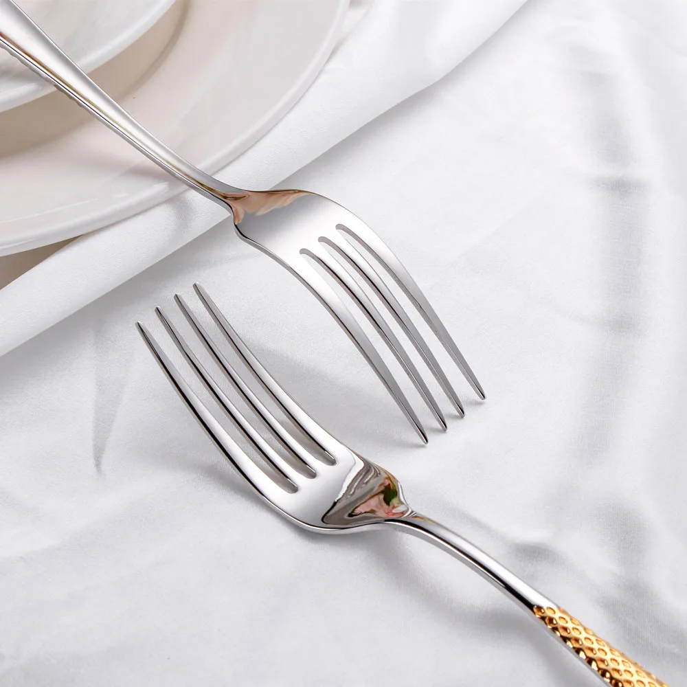 7.95“ Food Grade Stainless Steel 304 Gold Plated Dinner Forks Set Dishwasher Safe Salad Fork Table Fork Set With Hammered Handl