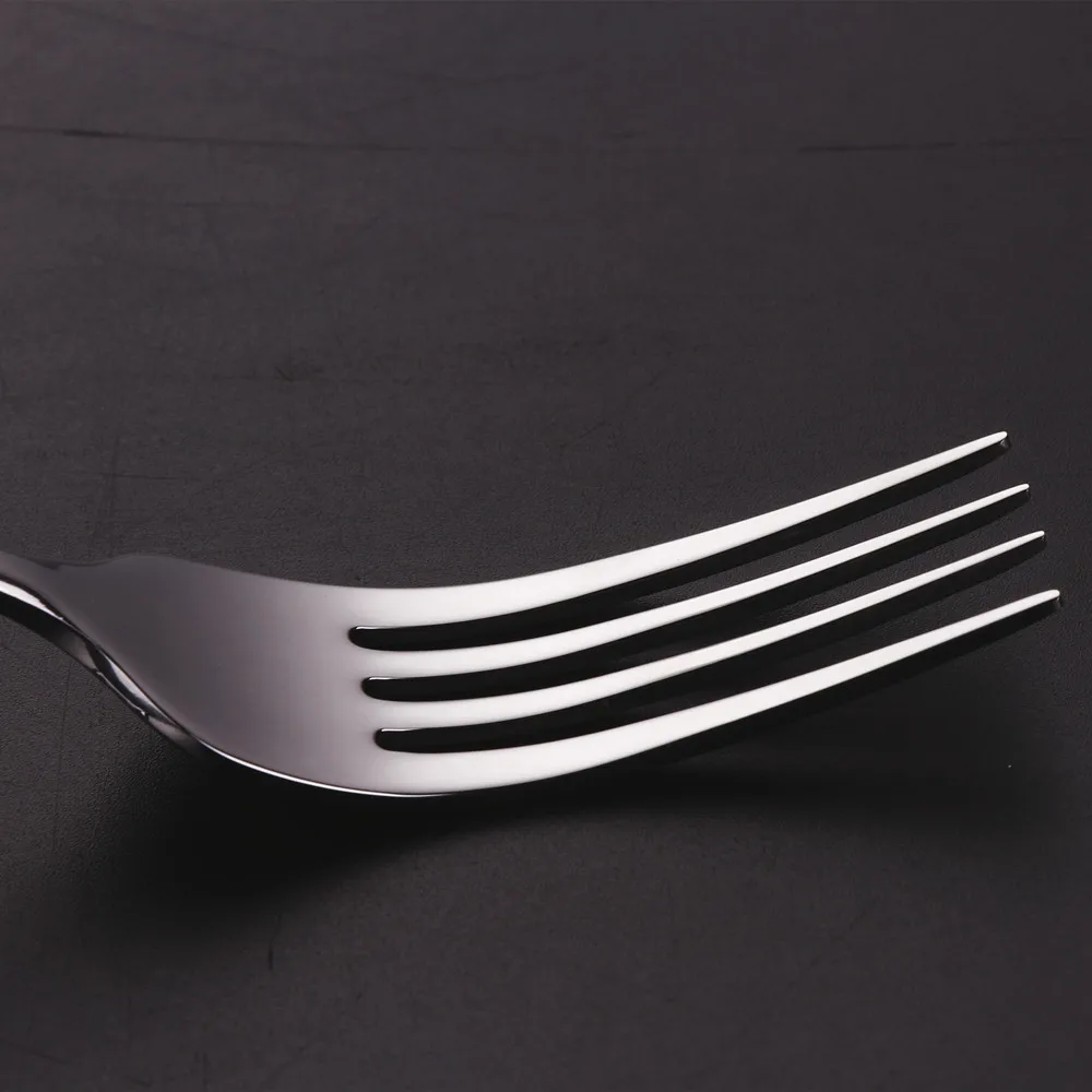 7.95“ Food Grade Stainless Steel 304 Gold Plated Dinner Forks Set Dishwasher Safe Salad Fork Table Fork Set With Hammered Handl