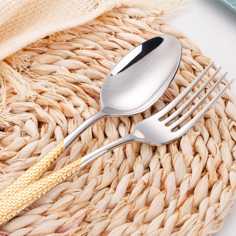 7.95“ Food Grade Stainless Steel 304 Gold Plated Dinner Forks Set Dishwasher Safe Salad Fork Table Fork Set With Hammered Handl