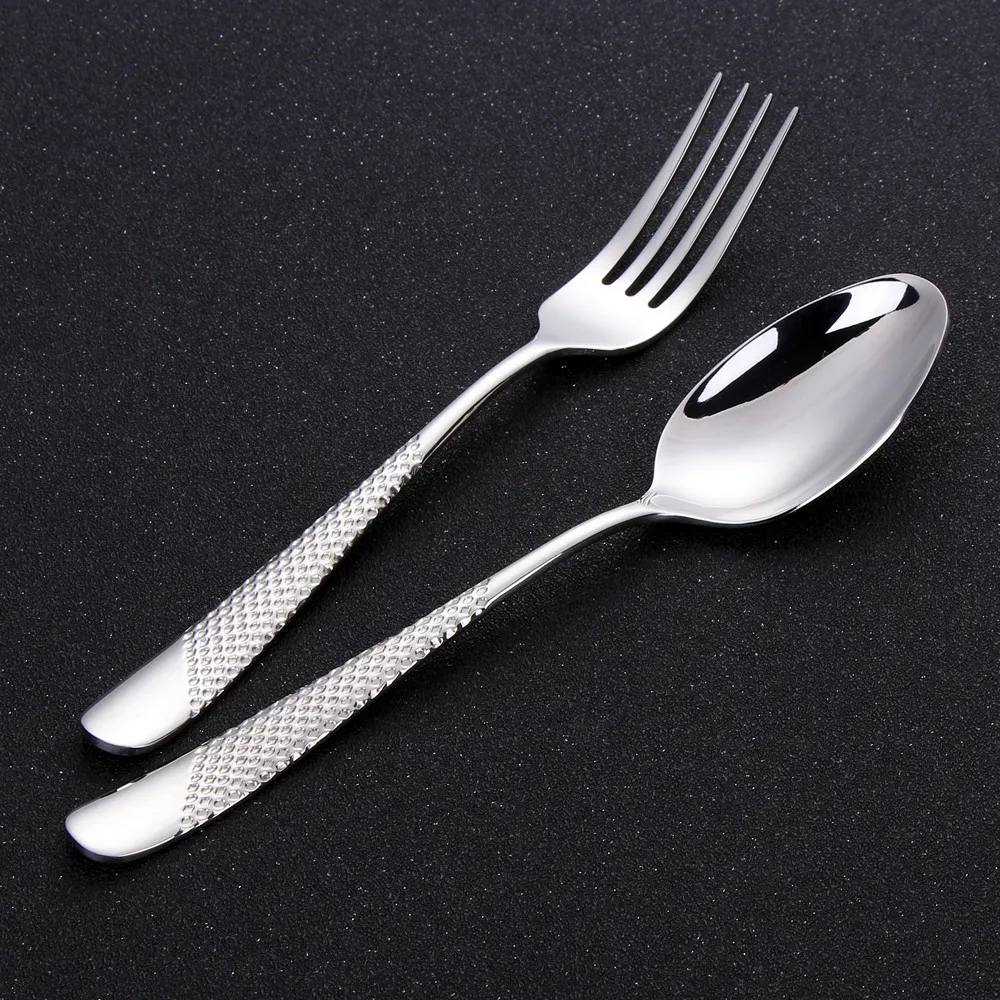 7.95“ Food Grade Stainless Steel 304 Gold Plated Dinner Forks Set Dishwasher Safe Salad Fork Table Fork Set With Hammered Handl